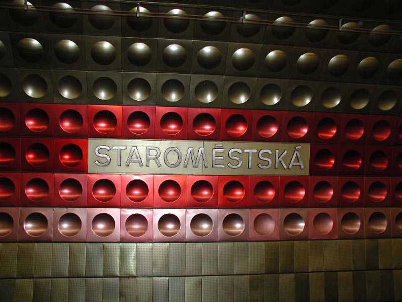 Metro-Staromestska_2